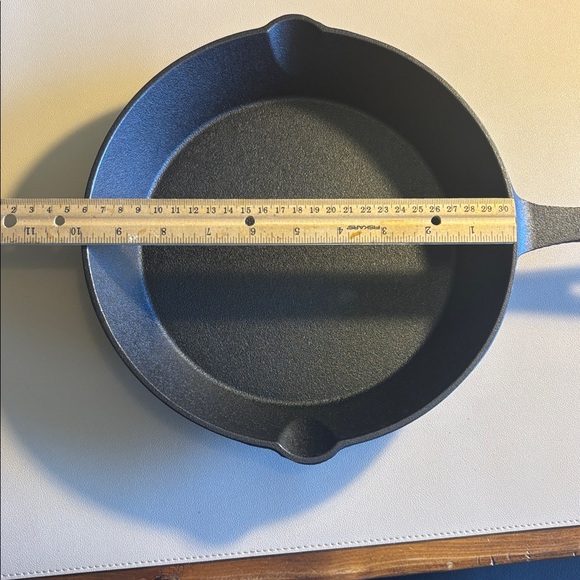 Cast Iron Skillet - Black - Picture 2 of 7